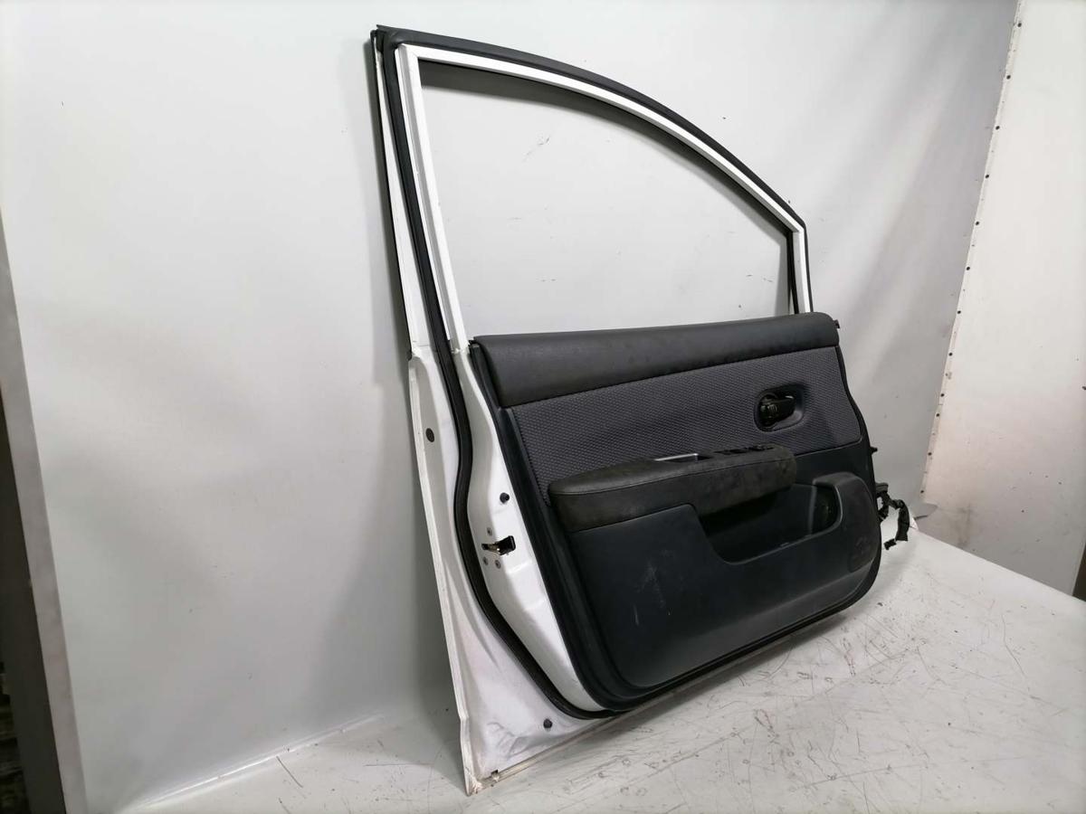 Nissan Tiida original Tür vorn links Weiß 5-Türer Fließheck Bj.2007